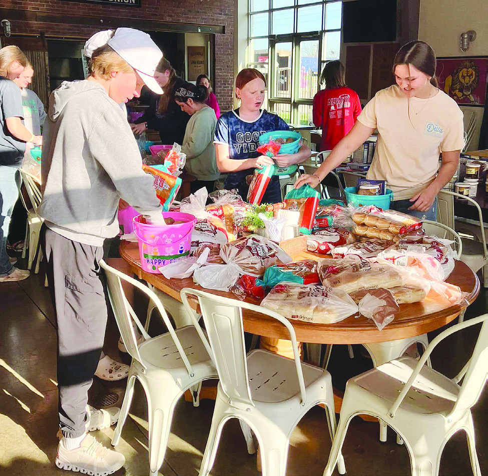 4-Hers compete in archery, create Easter food baskets