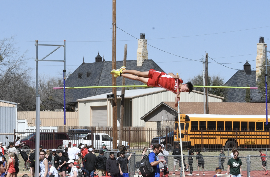 Cubs, Lady Cubs take the track in Albany