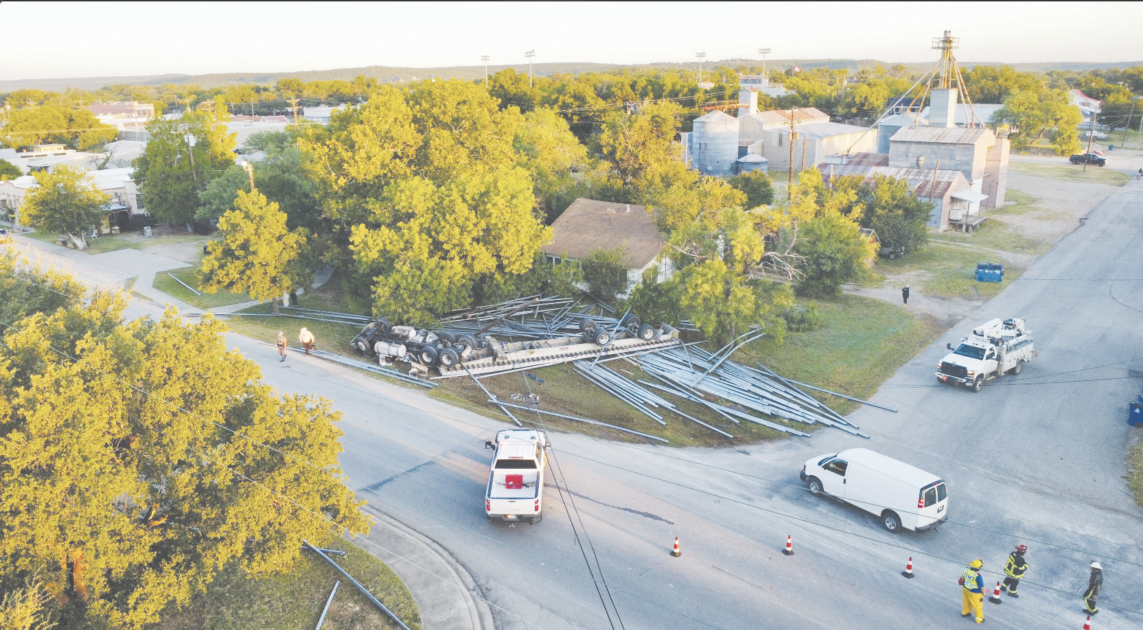 Semi crashes on curve into Albany