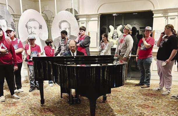 Band performs at Titanic Museum