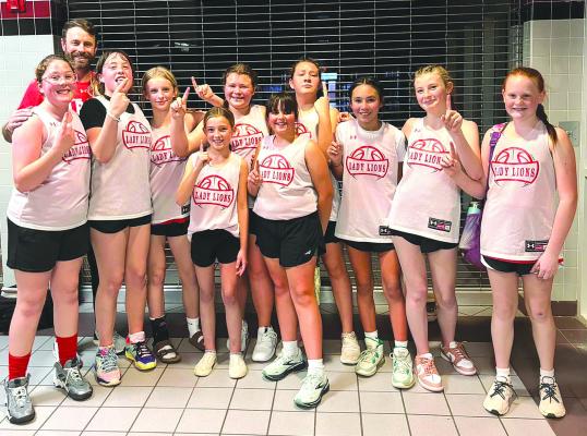 6th grade girls win youth division