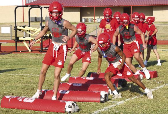 Defending champs start practice with 50
