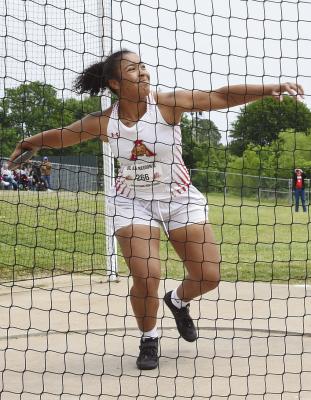 3 individuals, 1 relay qualify for state
