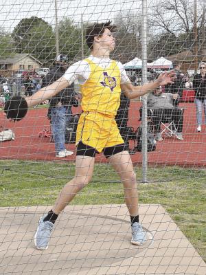 MHS boys relay qualifies for area track meet