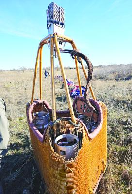 Balloon crashes near Albany