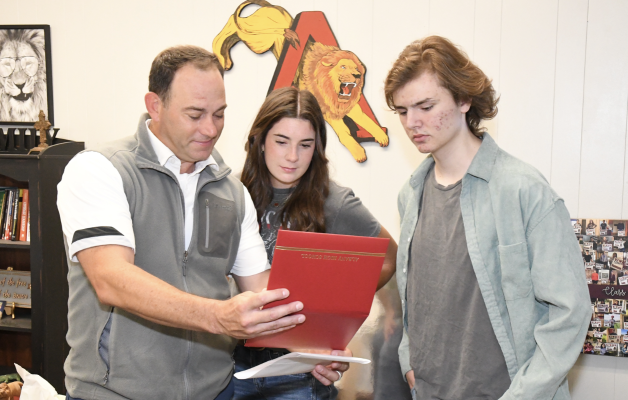 Everitt, Sanchez lead AHS honor graduates