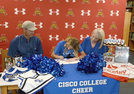 Leveridge signs to cheer at Cisco College
